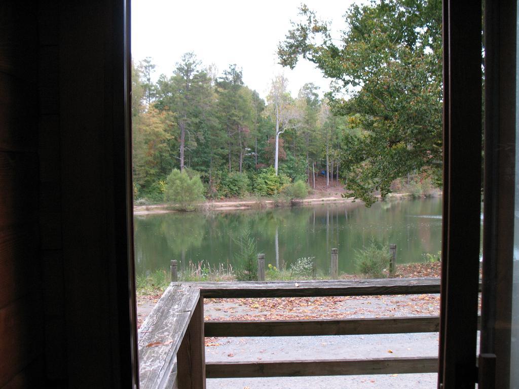 Forest Lake Camping Resort Lakefront Cabin 8 Advance Exteriér fotografie